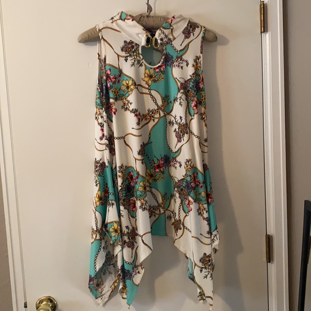 Robert Louis multi colored, sleeveless tunic.